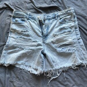 American eagle mom Jean short